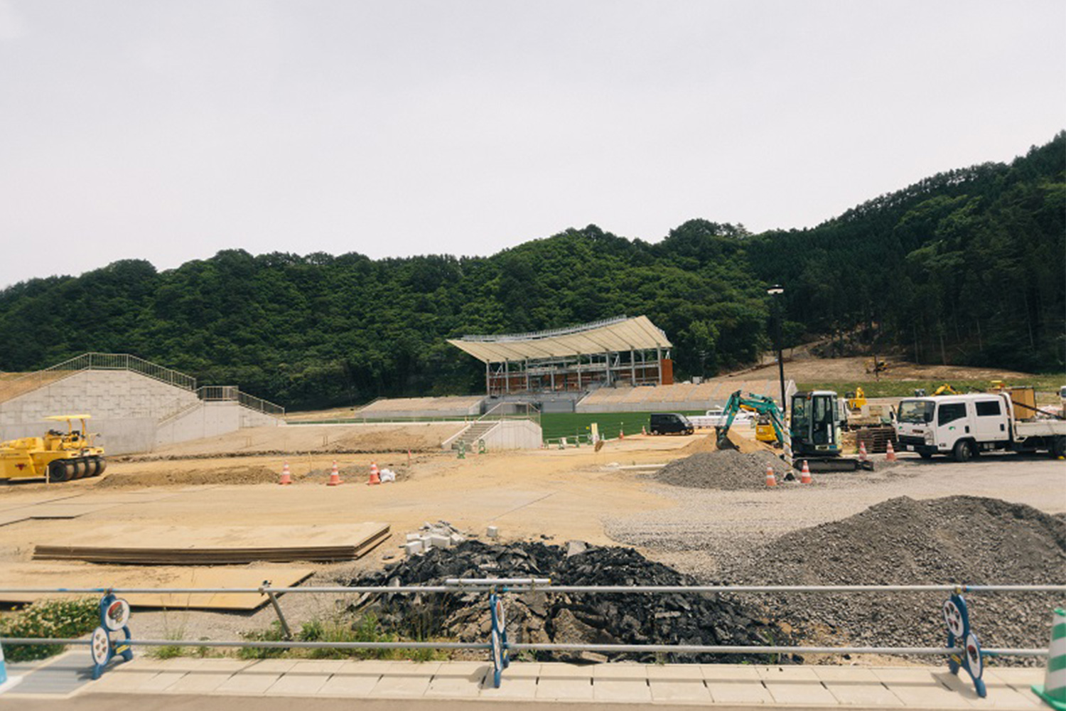 2019年の本番に向けて、ラグビーW杯の釜石スタジアムは急ピッチで建設中
