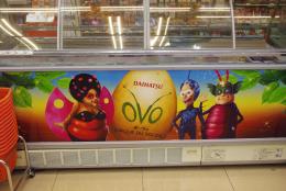ダイバーシティ東京プラザ1Fにあるセブン-イレブンの店舗も、「オーヴォ」一色に！
